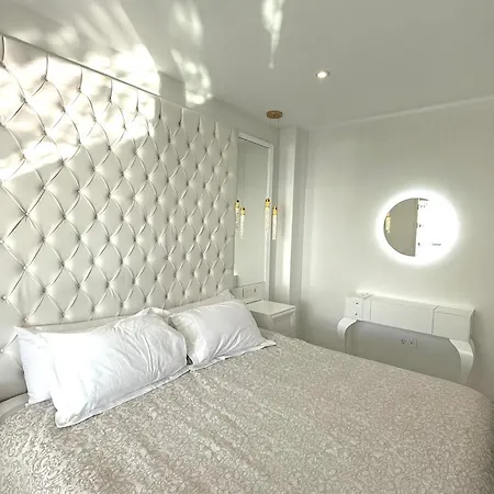 Mi Capricho A12 - Luxury Beachfront Apartment- Costa Del Sol * Sitio de Calahonda