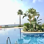 Mi Capricho A12 - Luxury Beachfront Apartment- Costa Del Sol Appartement
